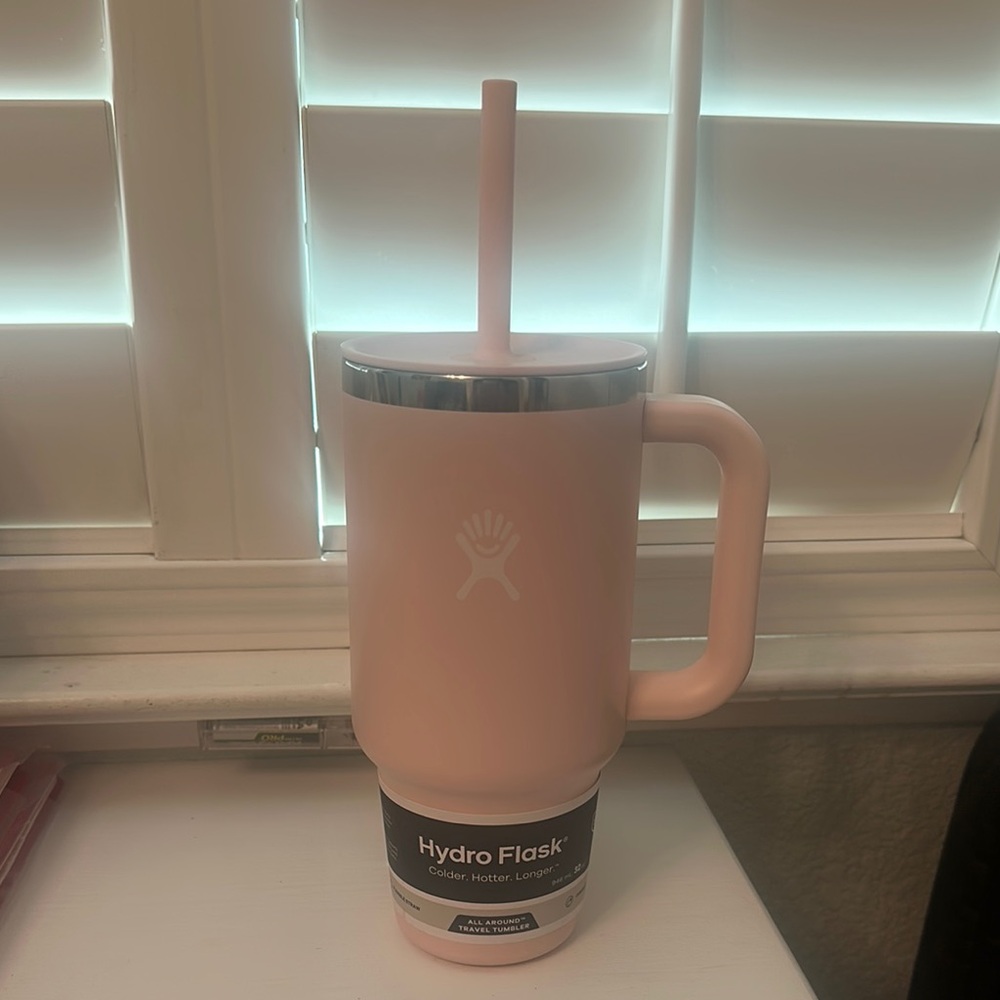 Hydro Flask Blush Tumbler with Handle